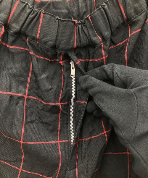 BLACK COMME des GARCONS（ブラックコムデギャルソン）BLACK COMME des GARCONS (ブラックコムデギャルソン) イージーパンツ ブラック×レッド サイズ:XLの古着・服飾アイテム