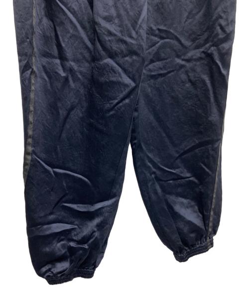 MANOF（マノフ）MANOF (マノフ) サイドラインサテンパンツ ブラック サイズ:Mの古着・服飾アイテム