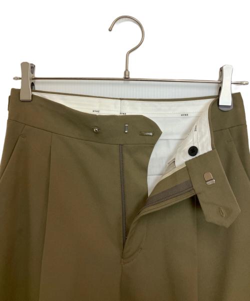 HYKE（ハイク）HYKE (ハイク) STRETCH TAPERED PANTS カーキ サイズ:1の古着・服飾アイテム