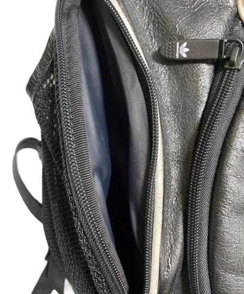adidas（アディダス）adidas (アディダス) BALENCIAGA (バレンシアガ) USED加工バックパック ブラック×レッド サイズ:-の古着・服飾アイテム