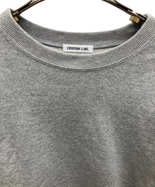 EVERYDAY I LIKE.（エヴリデイ アイ ライク）EVERYDAY I LIKE. (エヴリデイ アイ ライク) Cropped スウェット プルオーバー グレー サイズ:SIZE FREEの古着・服飾アイテム