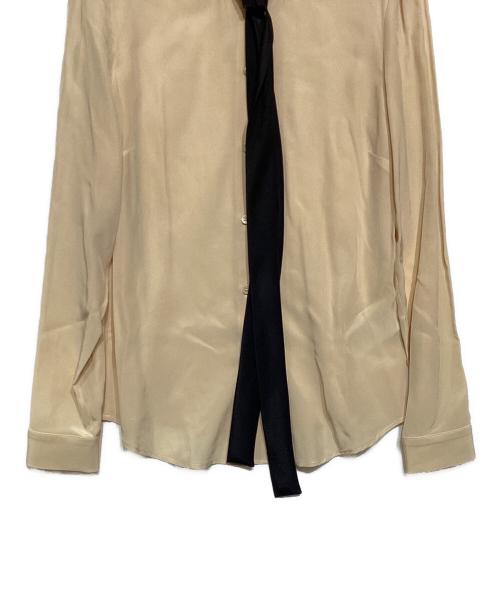 RED VALENTINO（レッドヴァレンティノ）RED VALENTINO (レッドヴァレンティノ) ボウタイブラウス　TR3ABA9048P ベージュ サイズ:38 未使用品の古着・服飾アイテム