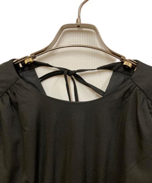 nairo（ナイロ）nairo (ナイロ) バックカットボリュームワンピース ブラック サイズ:SIZE L 未使用品の古着・服飾アイテム