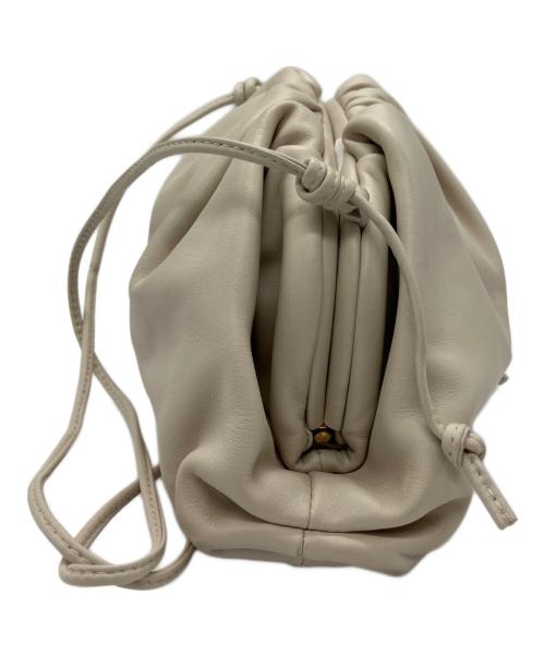 BOTTEGA VENETA（ボッテガベネタ）BOTTEGA VENETA (ボッテガベネタ) がま口ショルダーバッグ アイボリーの古着・服飾アイテム