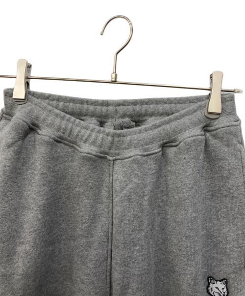 maison kitsune（メゾンキツネ）maison kitsune (メゾンキツネ) フォックスヘッドパッチ ジョグパンツ グレー サイズ:XSの古着・服飾アイテム