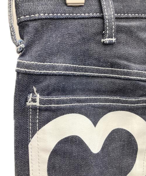 BASICKS（ベイシックス）BASICKS (ベイシックス) ハートプリント フレアデニムパンツ インディゴ サイズ:Mの古着・服飾アイテム