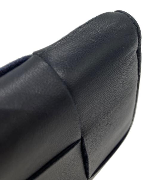 BOTTEGA VENETA（ボッテガベネタ）BOTTEGA VENETA (ボッテガベネタ) マキシイントレチャート　コンパクトウォレット　三つ折 ウォレット ネイビーの古着・服飾アイテム