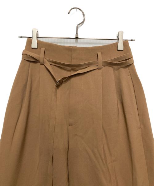 AEWEN MATOPH（イウエン マトフ）AEWEN MATOPH (イウエン マトフ) ハイウエスト ベルテッド タックワイドパンツ ブラウン サイズ:SIZE 34の古着・服飾アイテム