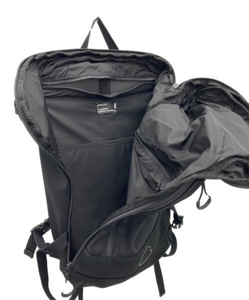 MONCLER（モンクレール）MONCLER (モンクレール) FRAGMENT DESIGN (フラグメントデザイン) バックパック ブラックの古着・服飾アイテム