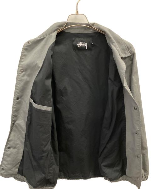 stussy（ステューシー）stussy (ステューシー) ロゴ刺繍ジャケット グレー サイズ:Ｓの古着・服飾アイテム