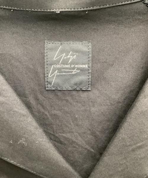 Yohji Yamamoto Costume D’Homme（ヨウジヤマモトコスチュームドオム）Yohji Yamamoto Costume D’Homme (ヨウジヤマモトコスチュームドオム) 4 DIMENSION CUTTING MOTION OPEN COLLAR SHIRT ブラック サイズ:2の古着・服飾アイテム
