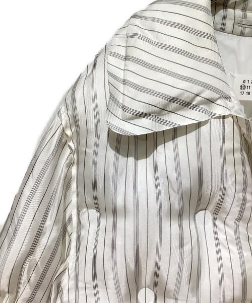 Maison Margiela（メゾンマルジェラ）Maison Margiela (メゾンマルジェラ) グラムスラム ストライプ 中綿ジャケット ホワイト サイズ:44の古着・服飾アイテム