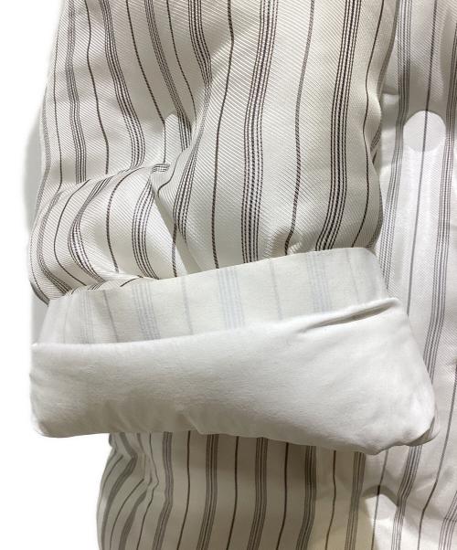 Maison Margiela（メゾンマルジェラ）Maison Margiela (メゾンマルジェラ) グラムスラム ストライプ 中綿ジャケット ホワイト サイズ:44の古着・服飾アイテム