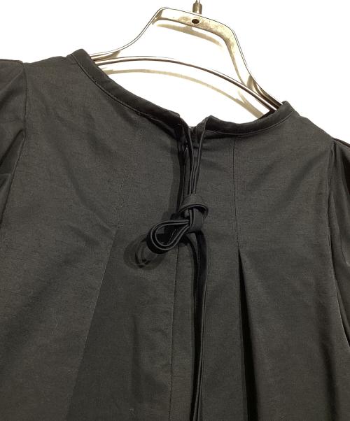 YORI（ヨリ）YORI (ヨリ) ビッグパフスリーブブラウス ブラック サイズ:F 未使用品の古着・服飾アイテム