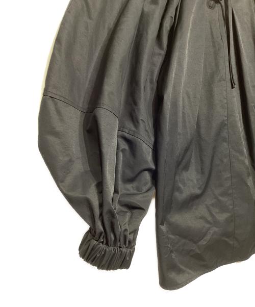 YORI（ヨリ）YORI (ヨリ) ビッグパフスリーブブラウス ブラック サイズ:F 未使用品の古着・服飾アイテム