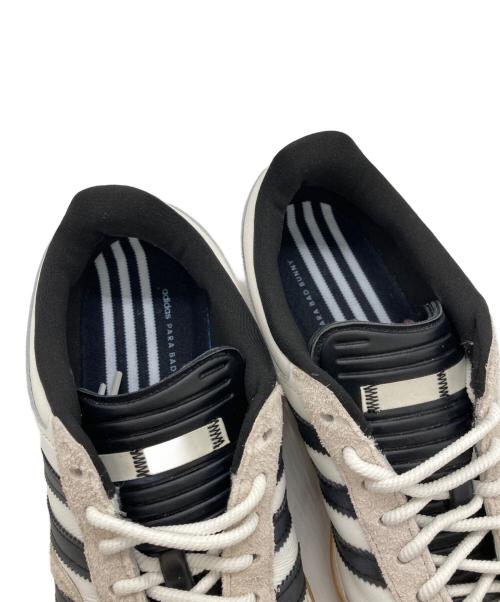 adidas（アディダス）adidas (アディダス) Bad Bunny (バッドバニー) BAD BUNNY GAZELLE INDOOR ホワイト×ブラック サイズ:US8 1/2の古着・服飾アイテム