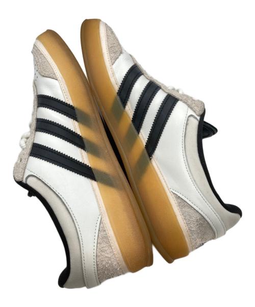 adidas（アディダス）adidas (アディダス) Bad Bunny (バッドバニー) BAD BUNNY GAZELLE INDOOR ホワイト×ブラック サイズ:US8 1/2の古着・服飾アイテム