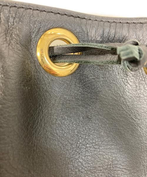 J&M DAVIDSON（ジェイ＆エム デヴィッドソン）J&M DAVIDSON (ジェイ＆エム デヴィッドソン) フリンジ巾着ショルダーバッグ ブラックの古着・服飾アイテム