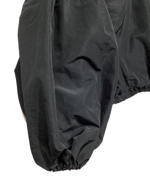 MSGM（エムエスジーエム）MSGM (エムエスジーエム) バルーンスリーブ クロップドタフタシャツ ブラック サイズ:40の古着・服飾アイテム