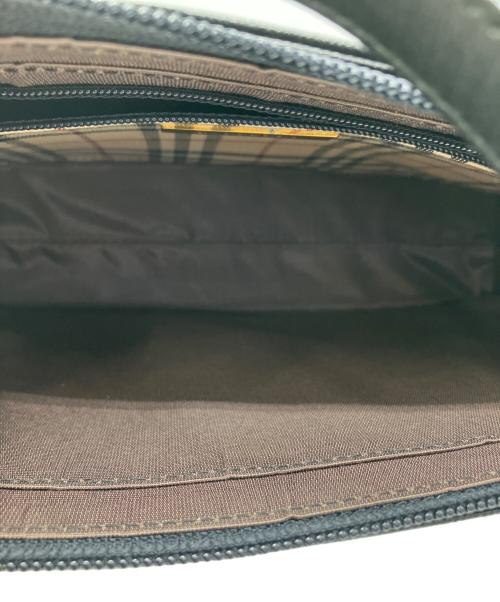 BURBERRY（バーバリー）BURBERRY (バーバリー) ワンショルダーバッグ ブラックの古着・服飾アイテム