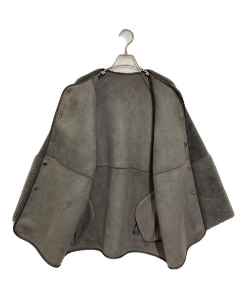 BEAUTY&YOUTH（ビューティーアンドユース）BEAUTY&YOUTH (ビューティーアンドユース) ボア×フェイクムートン ノーカラーリバーシブルコート グレー サイズ:FREEの古着・服飾アイテム