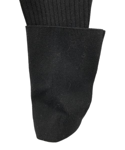 LIVINGTONE（リヴィントーン）LIVINGTONE (リヴィントーン) DOLK ZIPPER FLY HIGH NECK KNIT ブラック サイズ:Fの古着・服飾アイテム