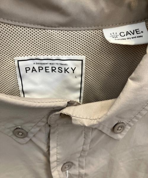 PAPERSKY（ペーパースカイ）PAPERSKY (ペーパースカイ) ハイク＆バイクケイブタイプライタービッグシャツ グレージュ サイズ:Ｌ 未使用品の古着・服飾アイテム