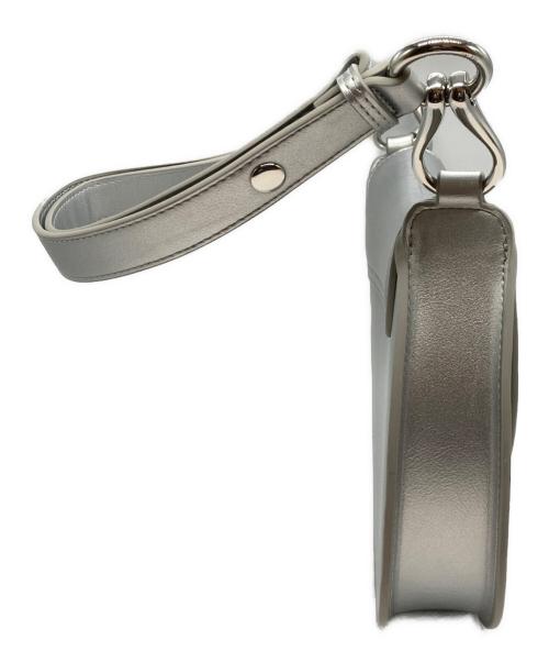 JW PEI（ジェイダブリューペイ）JW PEI (ジェイダブリューペイ) Ashlie クロスボディバッグ シルバーの古着・服飾アイテム