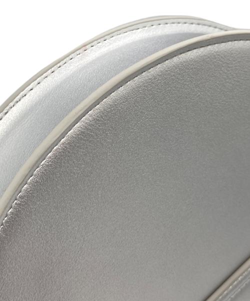 JW PEI（ジェイダブリューペイ）JW PEI (ジェイダブリューペイ) Ashlie クロスボディバッグ シルバーの古着・服飾アイテム