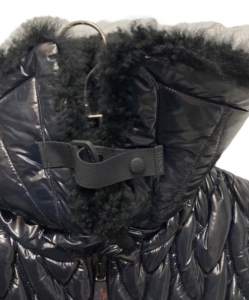 MONCLER GRENOBLE（モンクレール グルノーブル）MONCLER GRENOBLE (モンクレール グルノーブル) シャーリングショートダウンジャケット　EPUYEN　J20981A00042 ブラック サイズ:00の古着・服飾アイテム