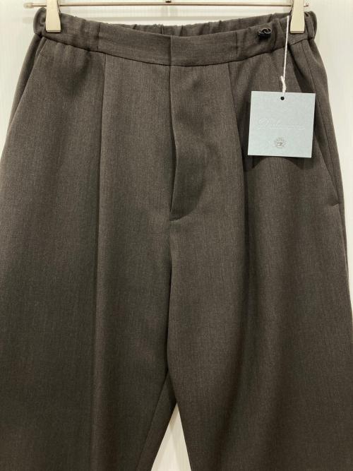 Dulcamara（ドゥルカマラ）Dulcamara (ドゥルカマラ) YOSOIKI TRACK PANTS チャコールブラウン 未使用品の古着・服飾アイテム