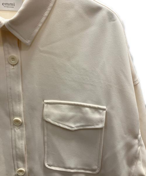 emmi atelier（エミアトリエ）emmi atelier (エミアトリエ) ビックシルエットCPOシャツジャケット アイボリー サイズ:Fの古着・服飾アイテム