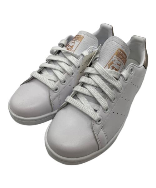 adidas（アディダス）adidas (アディダス) スニーカー ホワイト サイズ:23の古着・服飾アイテム