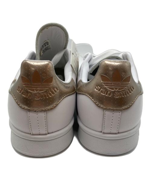 adidas（アディダス）adidas (アディダス) スニーカー ホワイト サイズ:23の古着・服飾アイテム