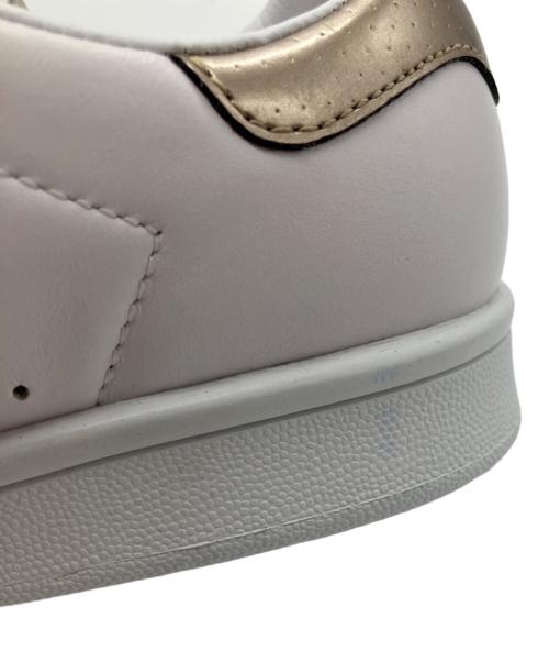 adidas（アディダス）adidas (アディダス) スニーカー ホワイト サイズ:23の古着・服飾アイテム