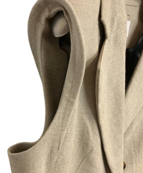 AKIRA NAKA（アキラナカ）AKIRA NAKA (アキラナカ) FLOREN スリーブレスジャケット ベージュ サイズ:2の古着・服飾アイテム