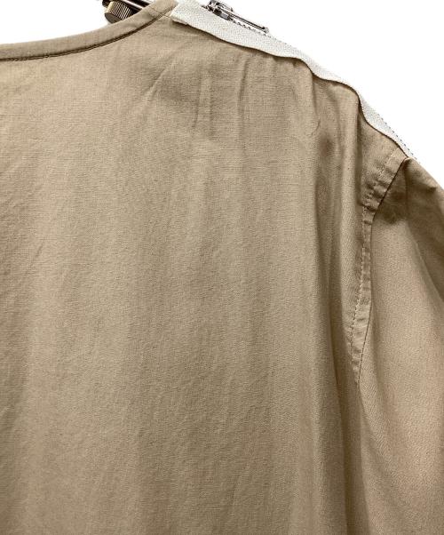 LIMI feu（リミフゥ）LIMI feu (リミフゥ) ロゴベルト付ワンピース ベージュ サイズ:Sの古着・服飾アイテム