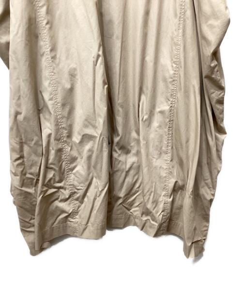 LIMI feu（リミフゥ）LIMI feu (リミフゥ) ロゴベルト付ワンピース ベージュ サイズ:Sの古着・服飾アイテム