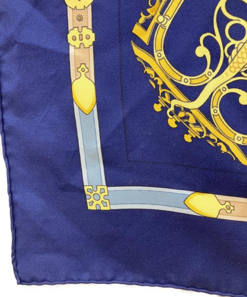 HERMES（エルメス）HERMES (エルメス) カレ90 LES MUSEROLLES　シルクスカーフ ネイビーの古着・服飾アイテム