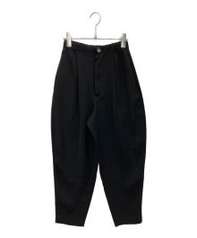 ENFOLD（エンフォルド）の古着「WASHABLE CARROT PANTS」｜ブラック