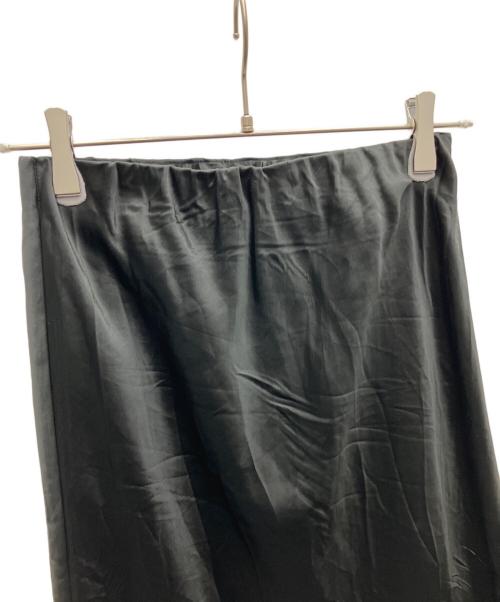 Noble（ノーブル）Noble (ノーブル) ナローAラインサテンスカート ブラック サイズ:SIZEFREEの古着・服飾アイテム