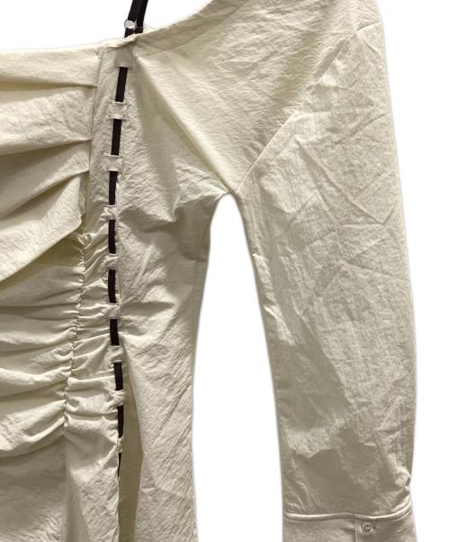 MAISON SPECIAL（メゾンスペシャル）MAISON SPECIAL (メゾンスペシャル) Asymmetry Ribbon Off Shoulder Blouse アイボリー サイズ:フリーの古着・服飾アイテム