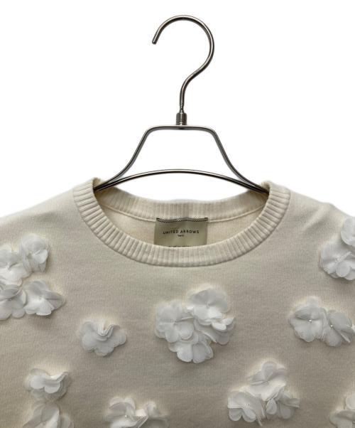 UNITED ARROWS（ユナイテッドアローズ）UNITED ARROWS (ユナイテッドアローズ) 3D フラワーモチーフ ロングスリーブ ニット ベージュ サイズ:-の古着・服飾アイテム