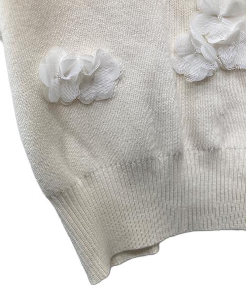 UNITED ARROWS（ユナイテッドアローズ）UNITED ARROWS (ユナイテッドアローズ) 3D フラワーモチーフ ロングスリーブ ニット ベージュ サイズ:-の古着・服飾アイテム