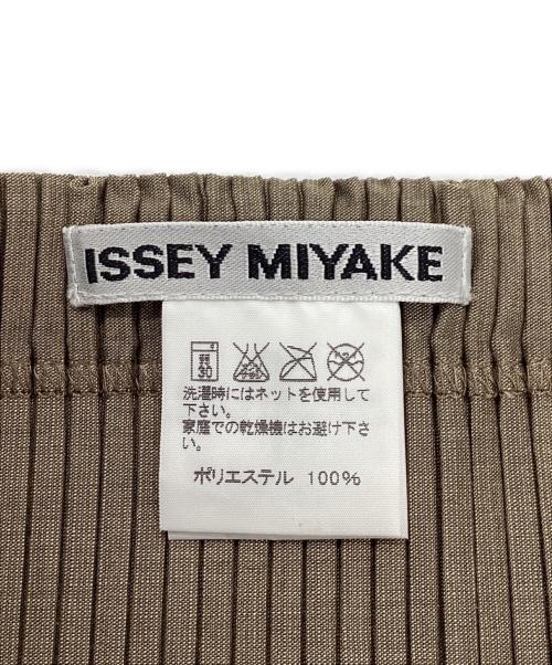 ISSEY MIYAKE（イッセイミヤケ）ISSEY MIYAKE (イッセイミヤケ) プリーツスカート ブラウン サイズ:2の古着・服飾アイテム