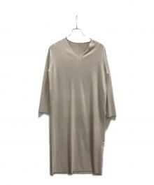 icB（アイシービー）の古着「シンセティックフルニードルVネックワンピース」｜ベージュ