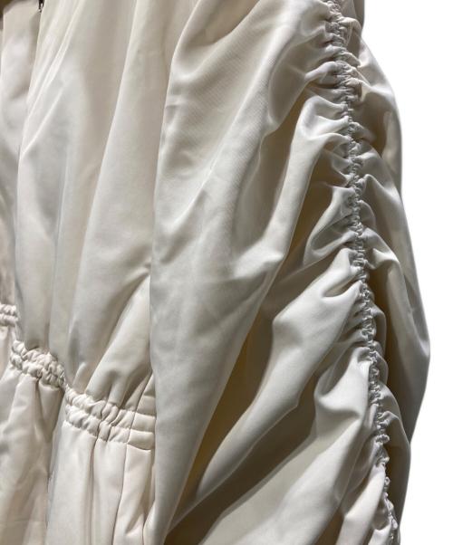 J1U by LA BELLE ETUDE（ジユウバイラベルエチュード）J1U by LA BELLE ETUDE (ジユウバイラベルエチュード) 裾バルーンボリューム中綿コート ホワイト サイズ:Fの古着・服飾アイテム