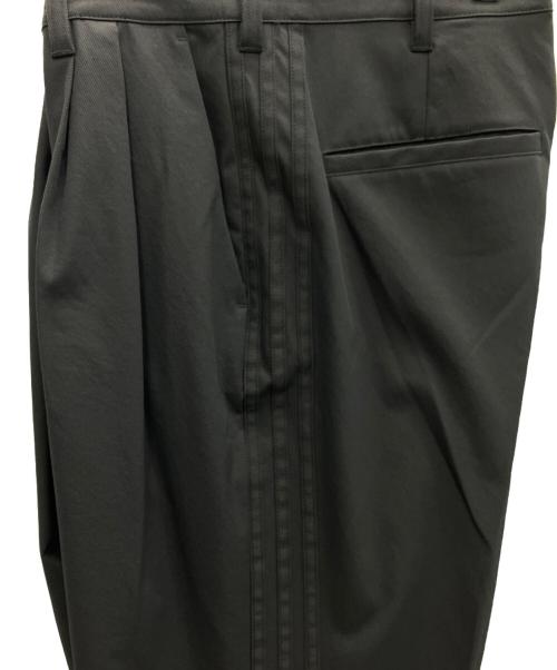 adidas（アディダス）adidas (アディダス) ROLLING LINKS ツイストウィーブ ワイド チノパンツ ブラック サイズ:79 未使用品の古着・服飾アイテム