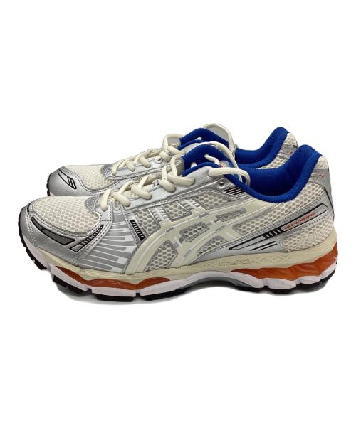asics（アシックス）asics (アシックス) KITH RONNIE FIEG (キスロニーフィグ) スニーカー ホワイト×シルバー サイズ:27.5の古着・服飾アイテム