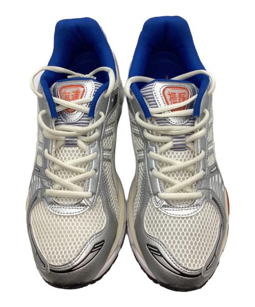 asics（アシックス）asics (アシックス) KITH RONNIE FIEG (キスロニーフィグ) スニーカー ホワイト×シルバー サイズ:27.5の古着・服飾アイテム